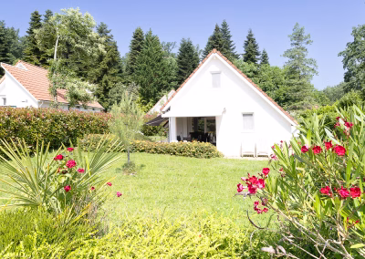 Villa 71 Chateau Cazaleres te koop Tuin