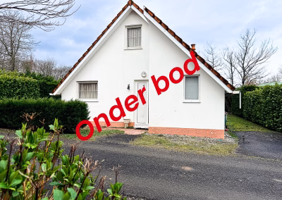 Villa 6 onder bod